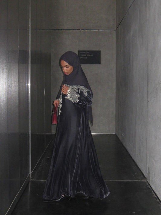 The keke velvet lace abaya