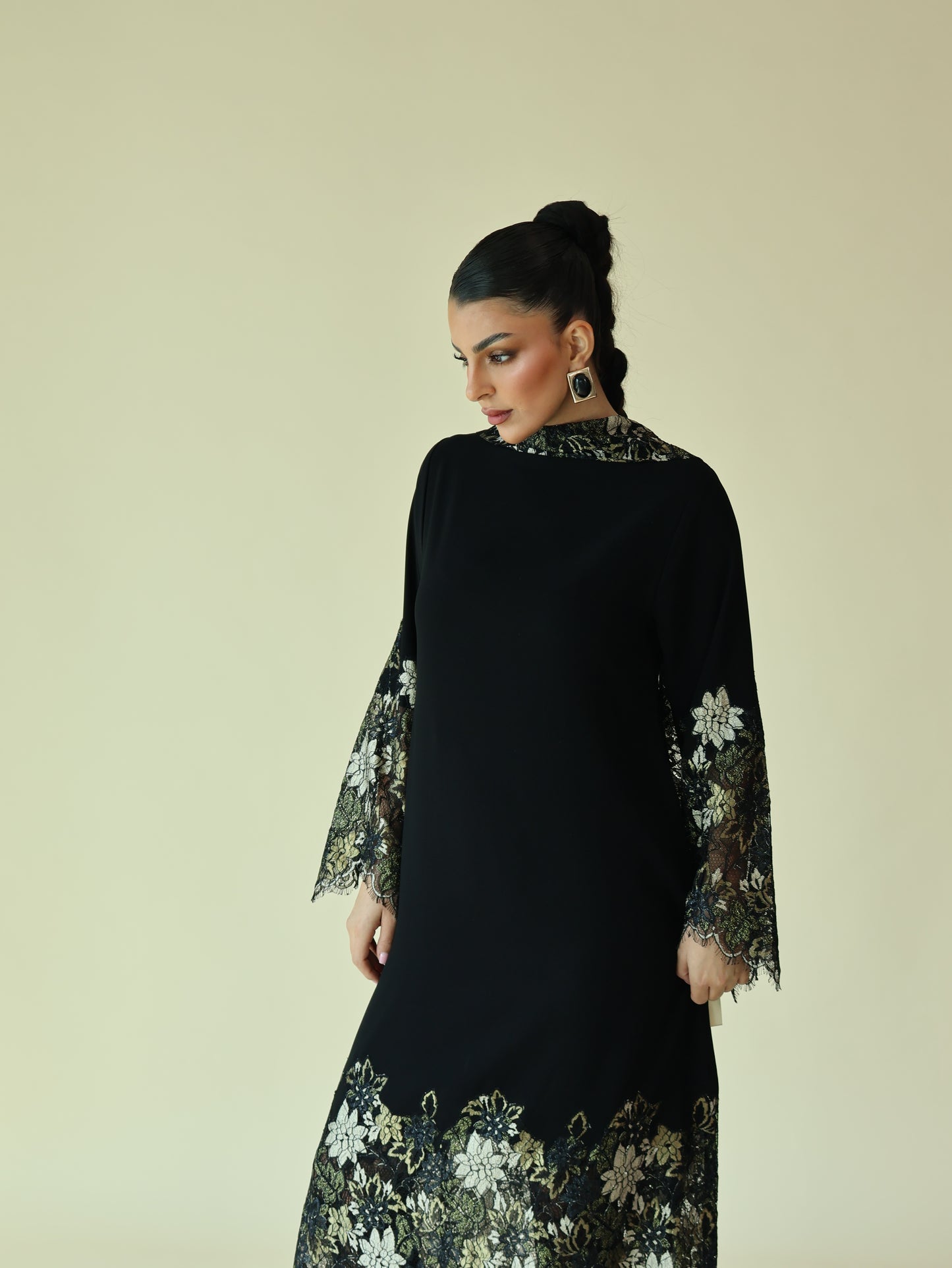 Keke Floral Lace Jalabiya