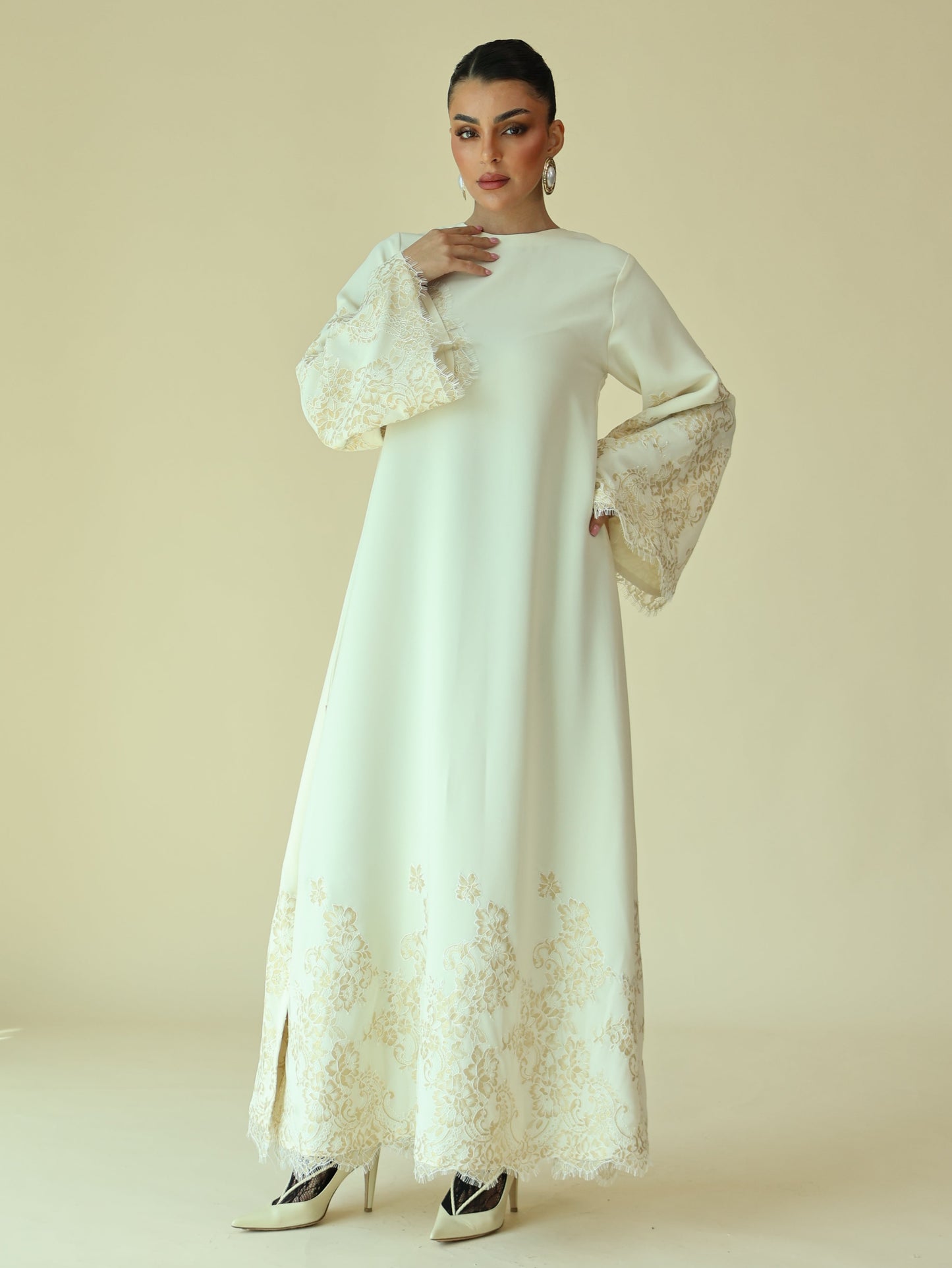 Keke Whisper Lace Jalabiya