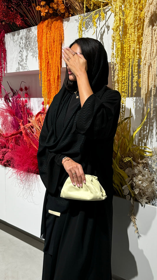Aura abaya