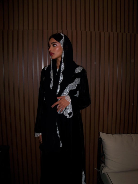 Fiminine abaya